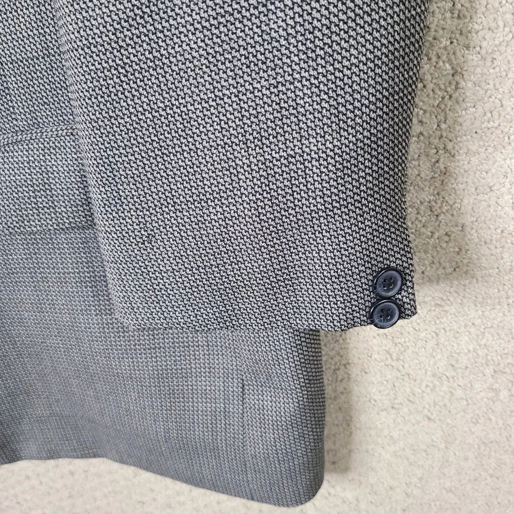 Haggar Jacket Mens 48R Gray Pattern Blazer Regular Fit Three Button Suit Coat‎